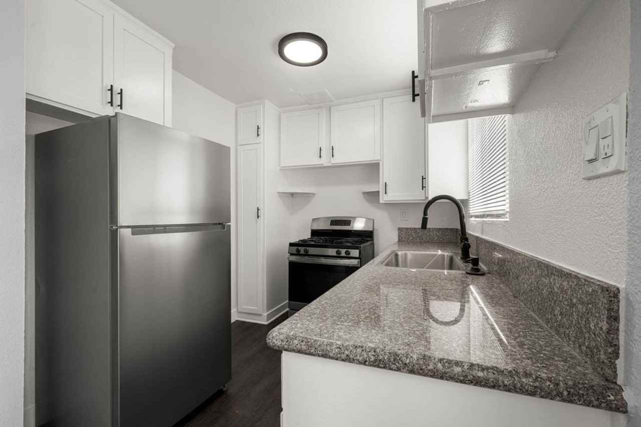 3838 Gibraltar Ave - Photo 6 of 33