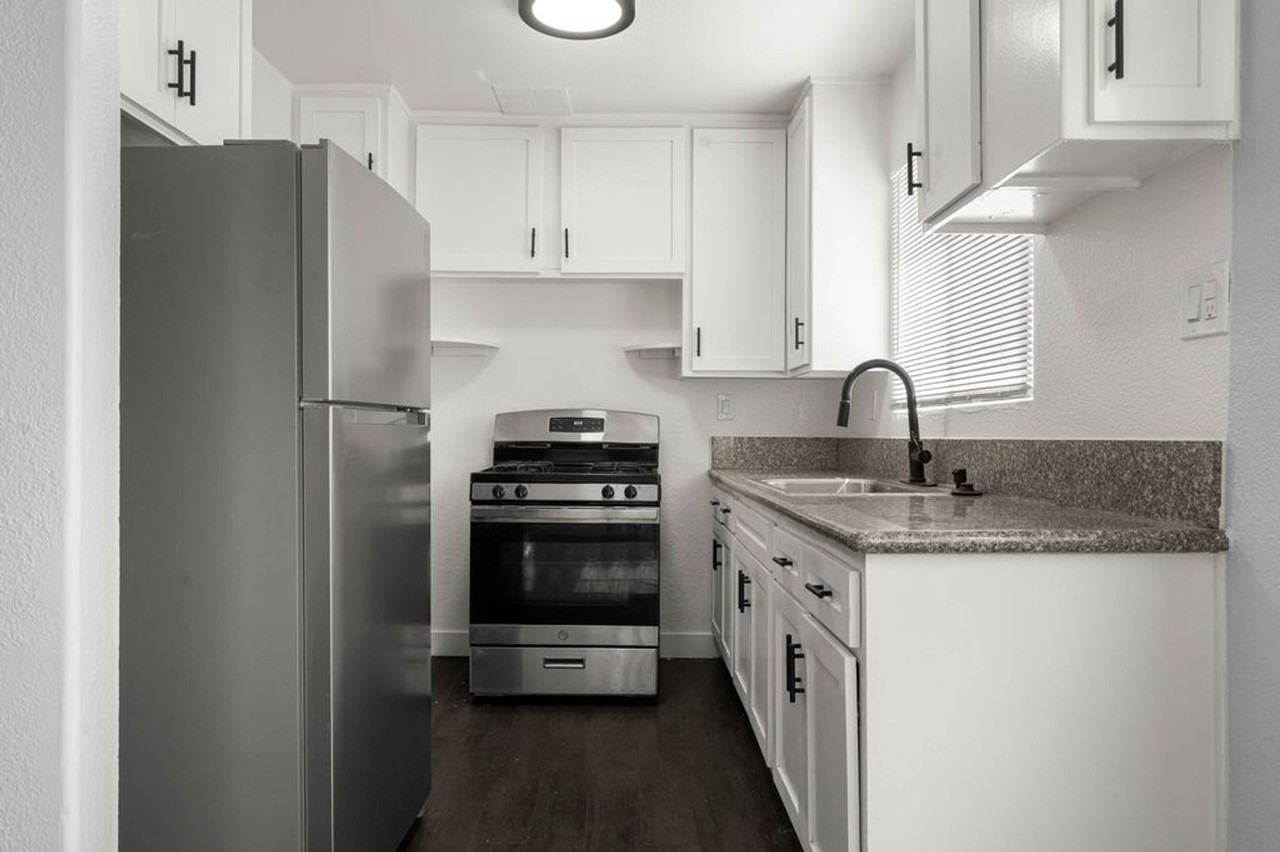 3838 Gibraltar Ave - Photo 7 of 33