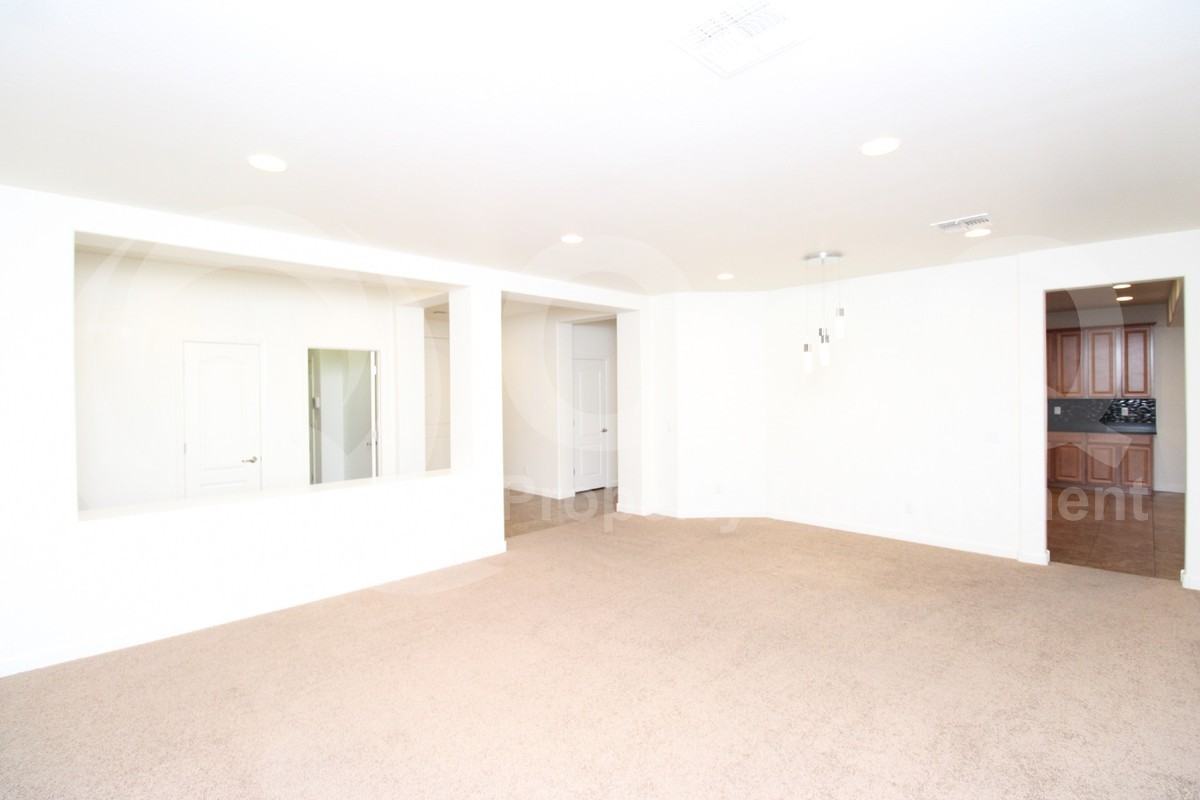 4535 S Ellesmere St - Photo 7 of 25