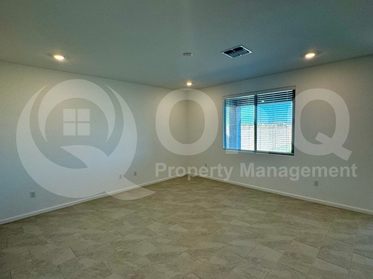 7448 S Camino Cardal - Photo 7 of 32