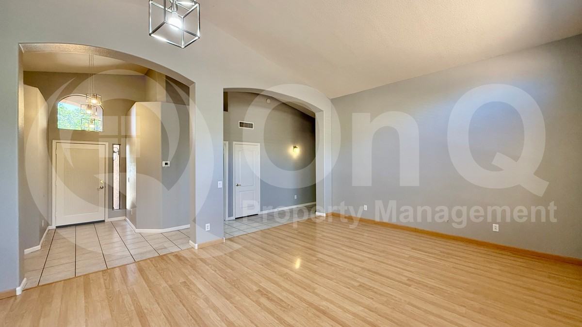 1530 E Toledo St - Photo 2 of 28
