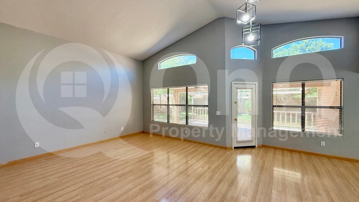 1530 E Toledo St - Photo 6 of 28