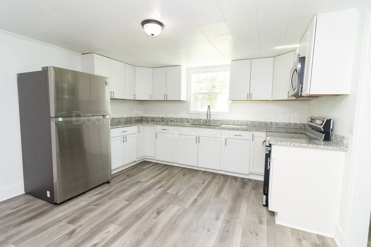 108 Suggs St - Photo 2 of 18