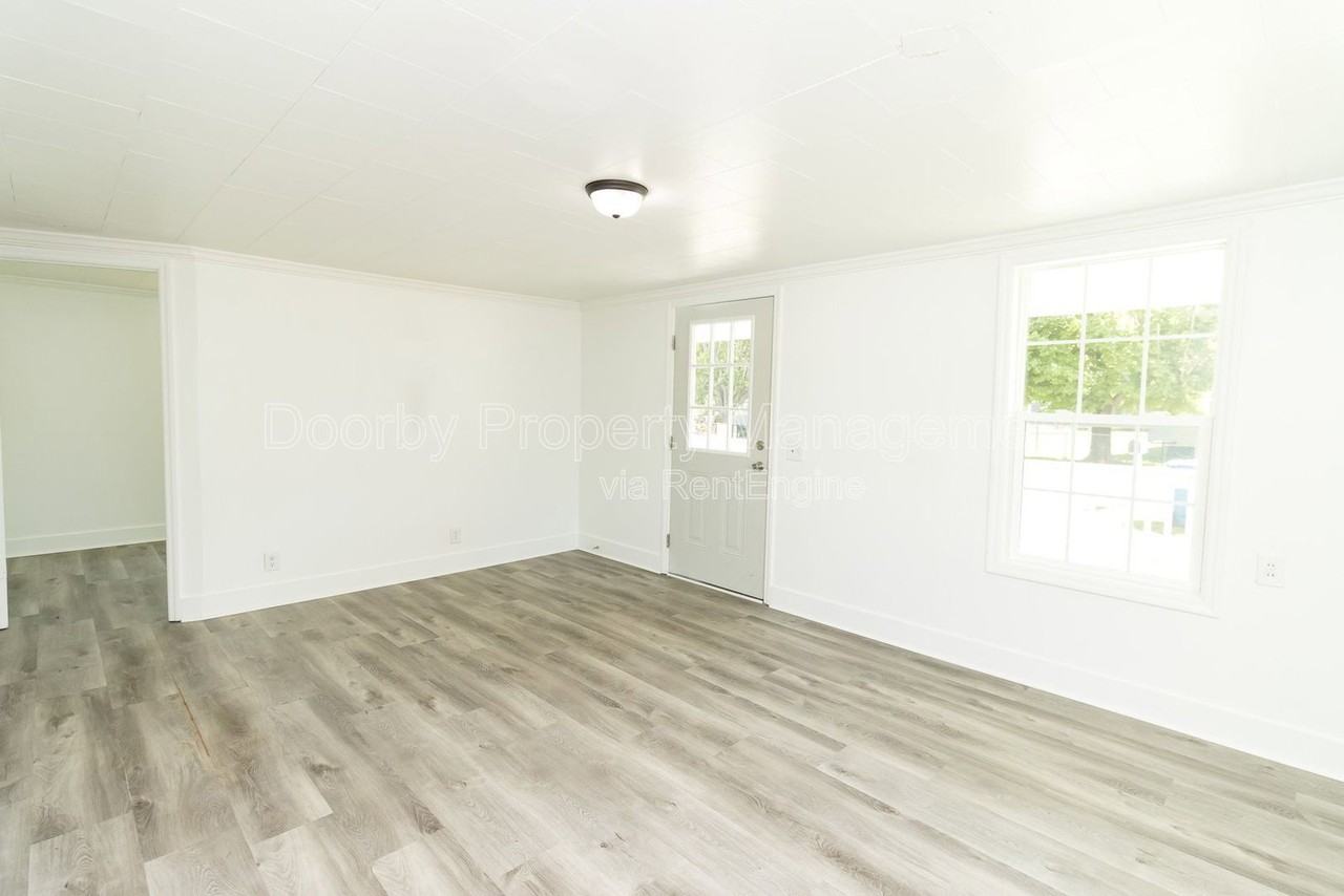 108 Suggs St - Photo 3 of 18
