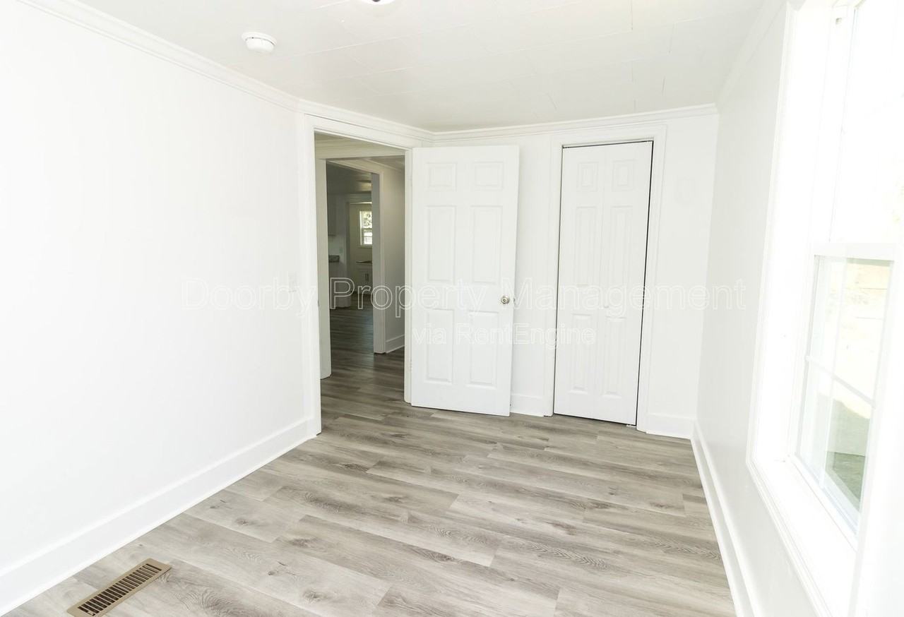 108 Suggs St - Photo 6 of 18