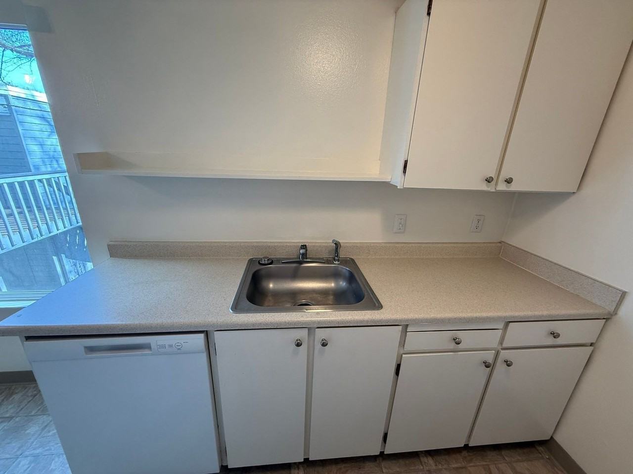 215 Senate St Nw - Photo 7 of 12