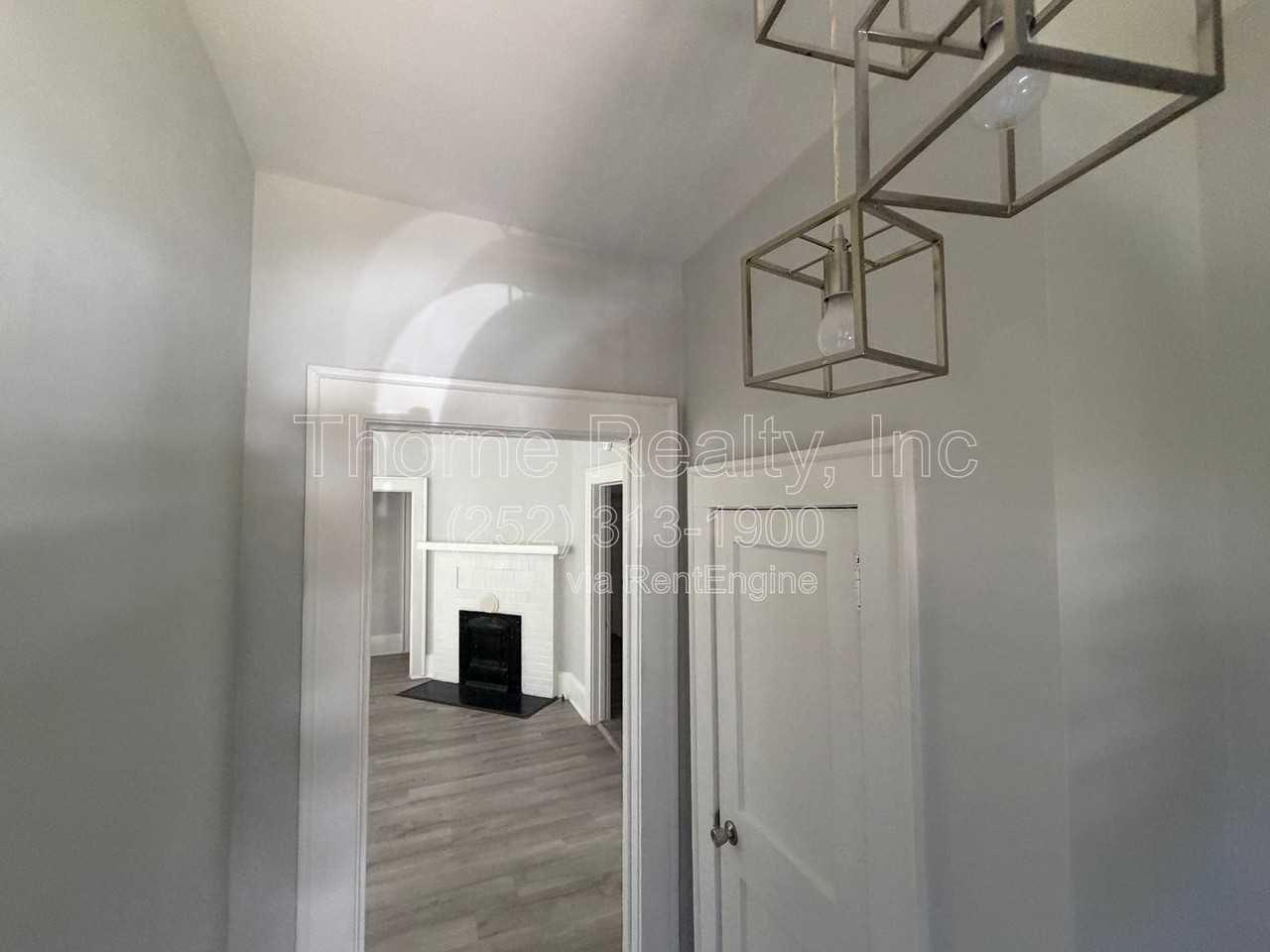 821 Marigold St - Photo 2 of 17