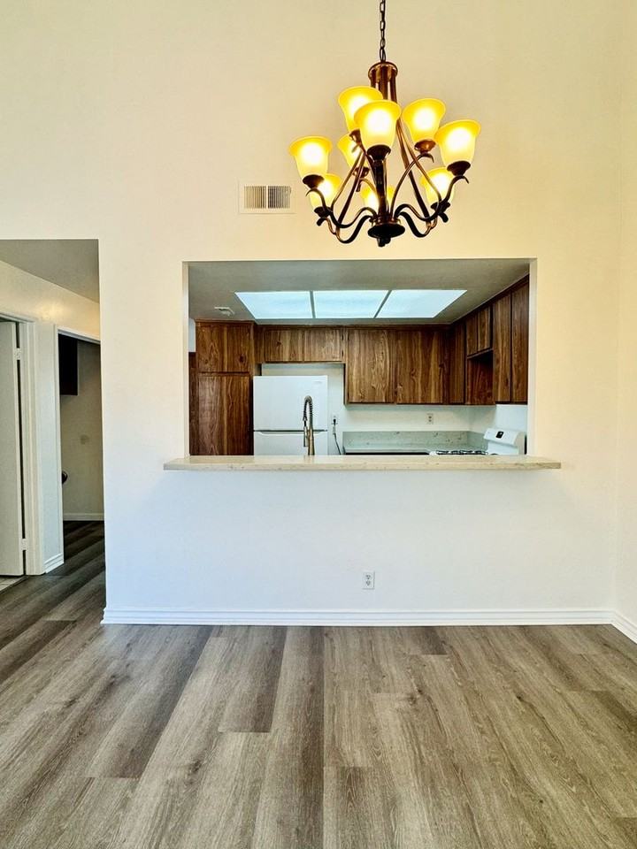 12050 226th St - Photo 4 of 29