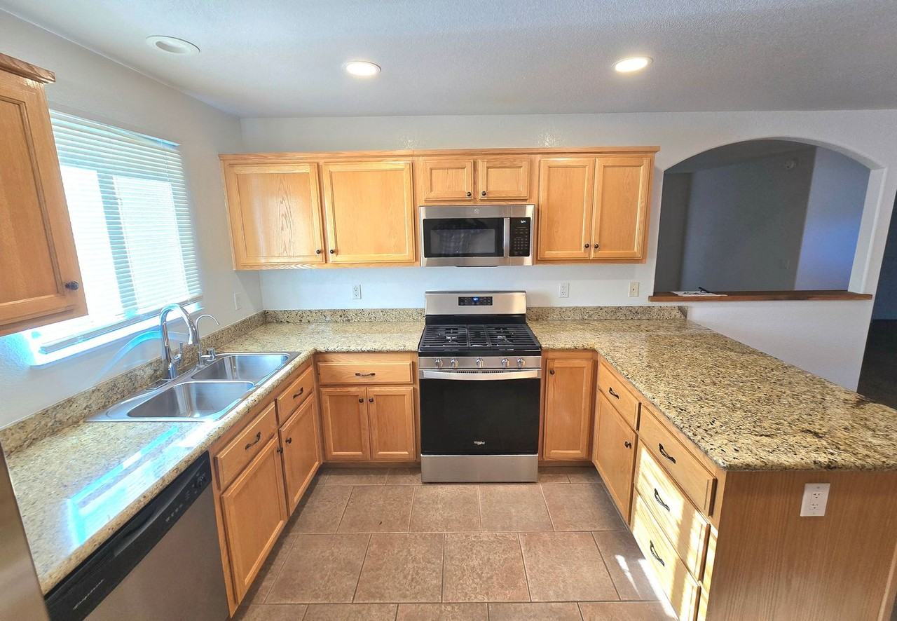 74404 Pinon Dr - Photo 3 of 22