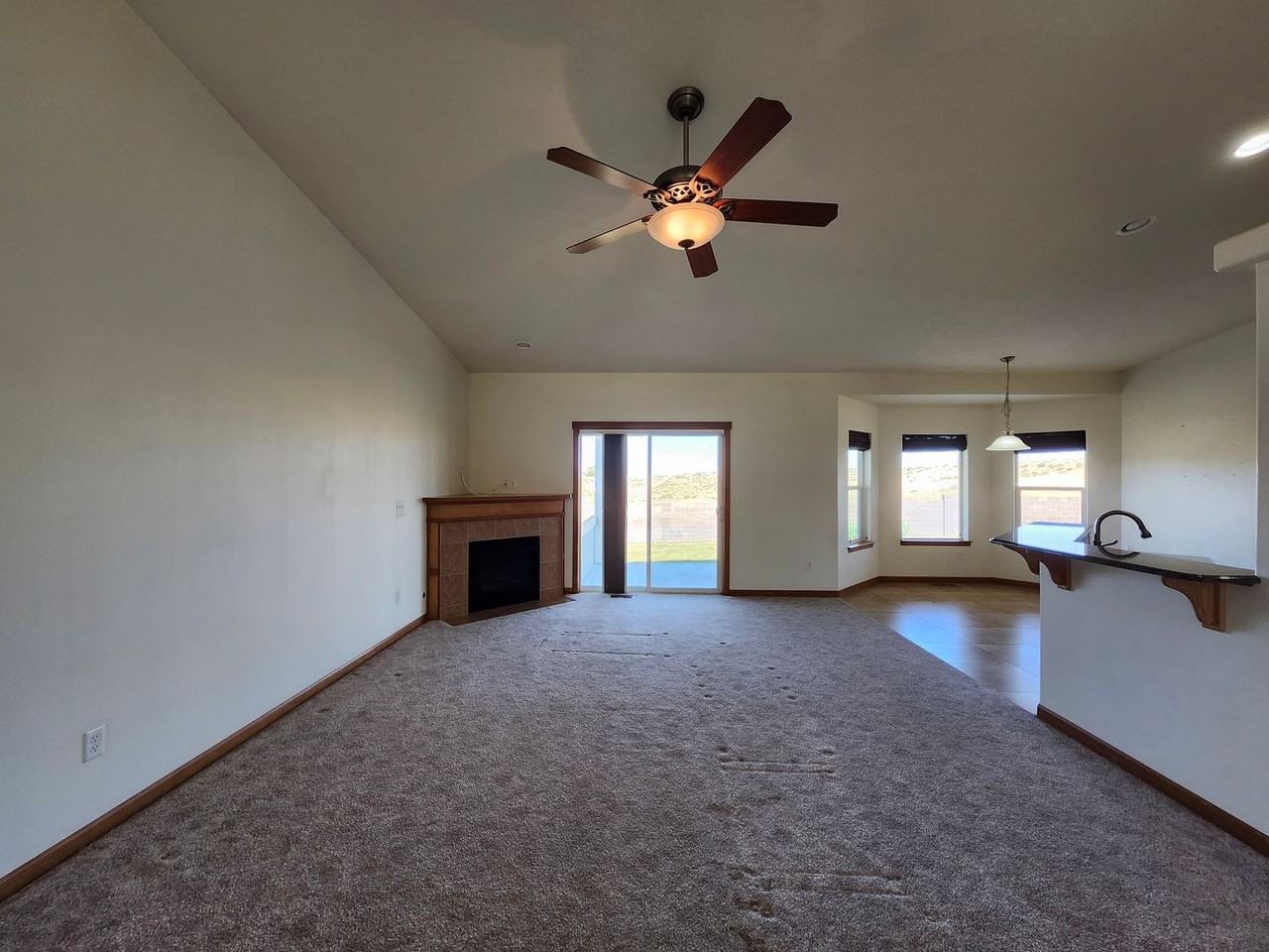 3511 Hovley Ln - Photo 4 of 25