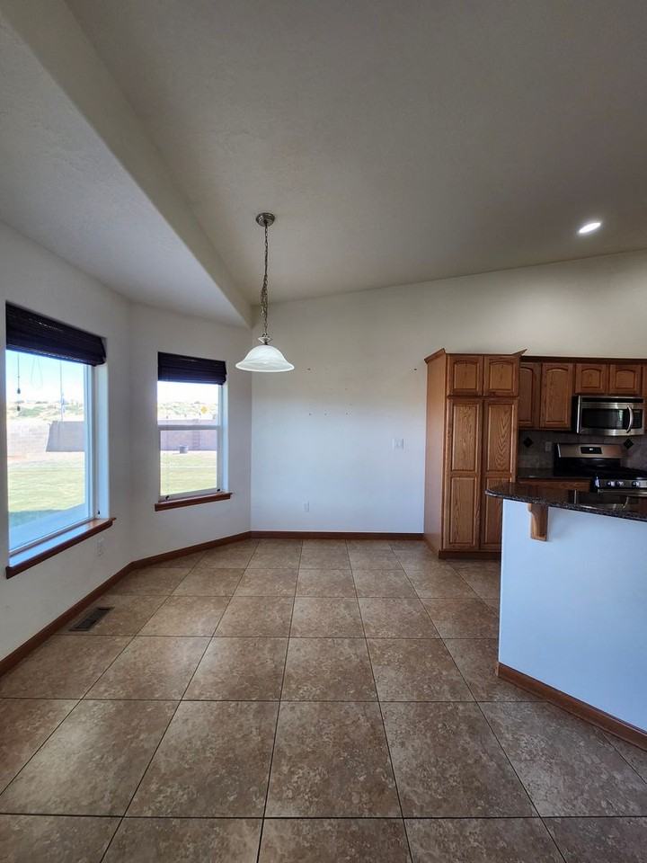 3511 Hovley Ln - Photo 5 of 25
