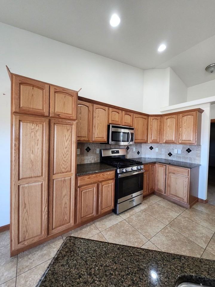 3511 Hovley Ln - Photo 6 of 25
