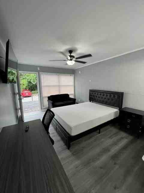 401 Smith St Apt B13 - Photo 6 of 12