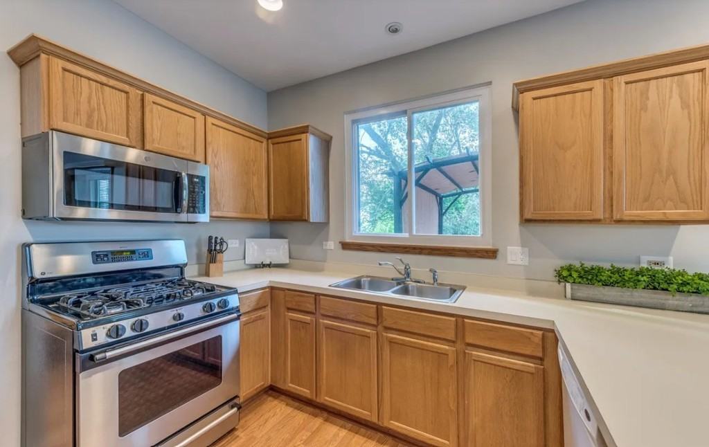 2167 Hammel Ln - Photo 2 of 22