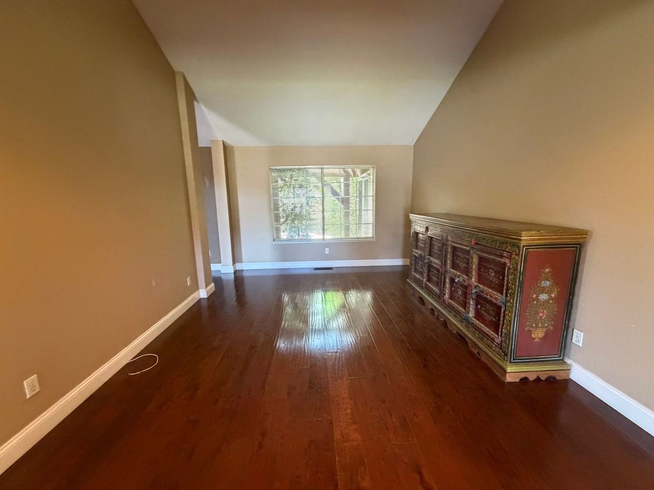 2461 Bay Hill Cir - Photo 4 of 26