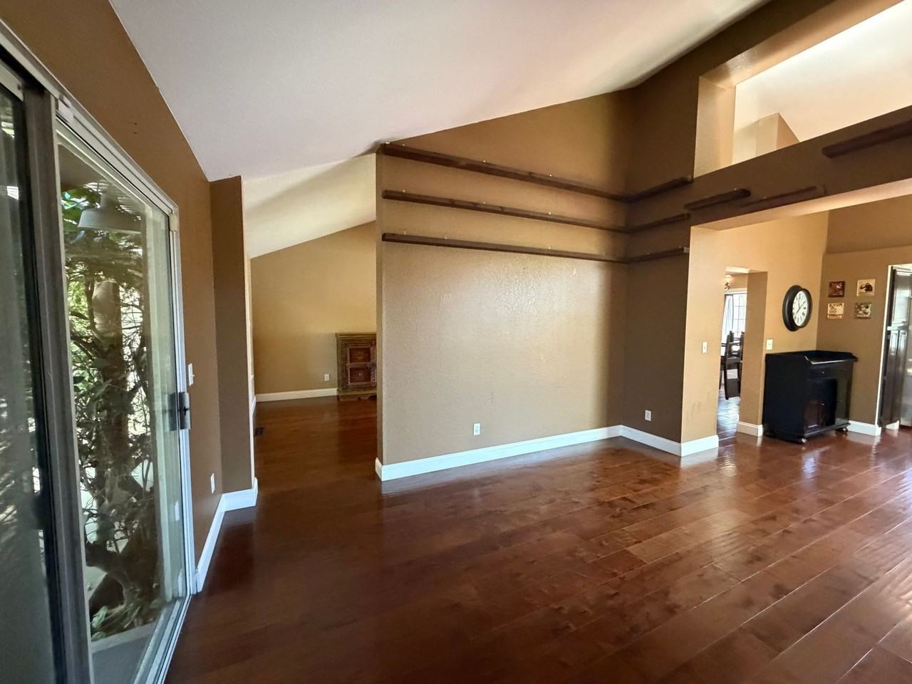 2461 Bay Hill Cir - Photo 6 of 26