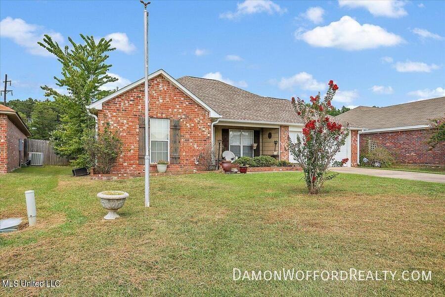 172 Cedar Spring Cir - Photo 3 of 22