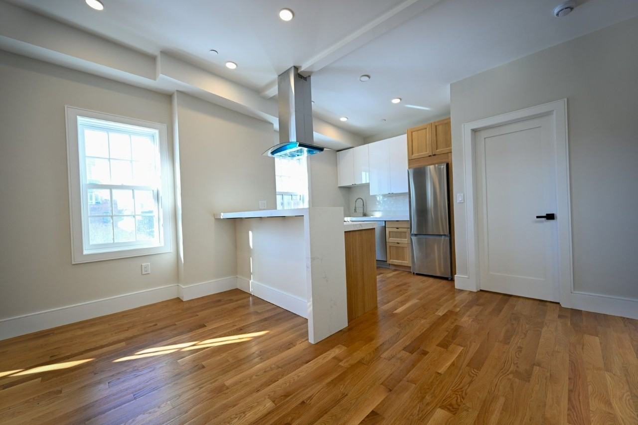 18D Winchester St - Photo 2 of 21