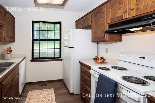 4813 Woodward St - Photo 4 of 27