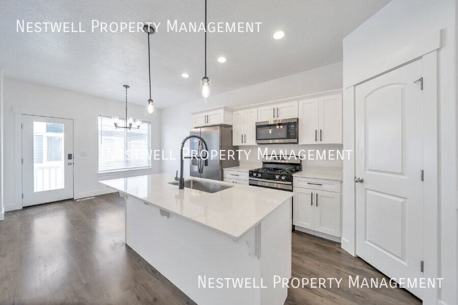 1628 N 3790 W - Photo 3 of 20