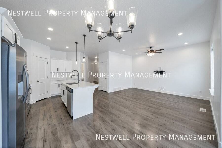 1628 N 3790 W - Photo 4 of 20