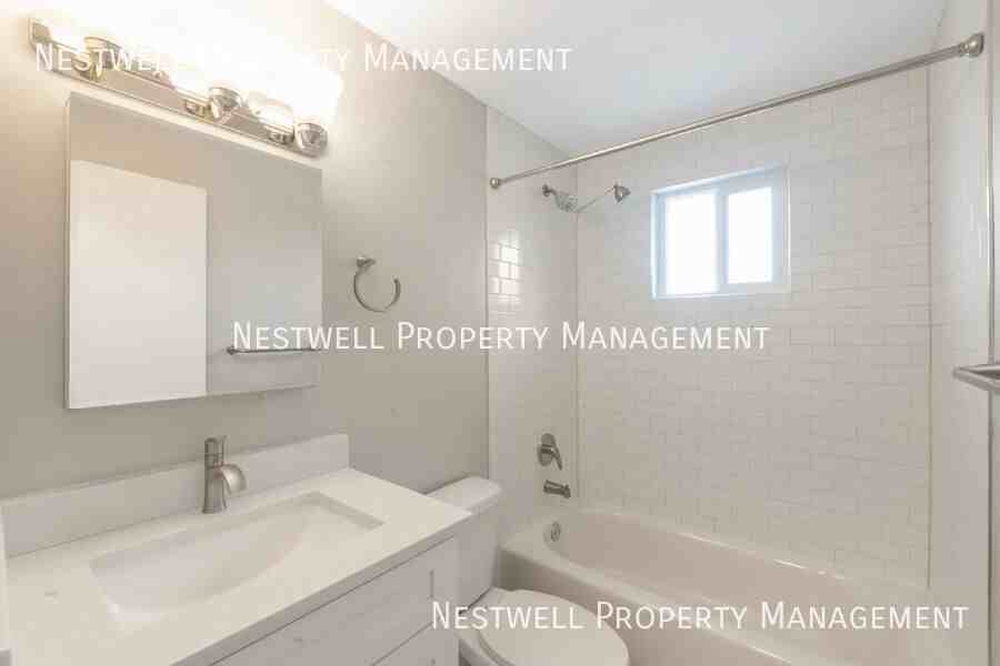2545 E 3300 S - Photo 4 of 17