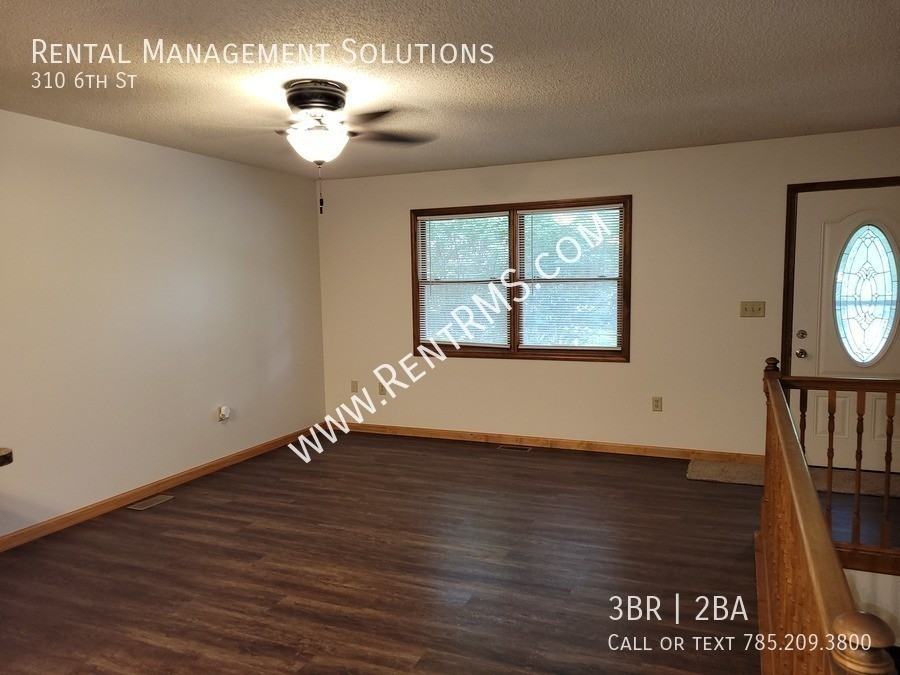310 6th St - Photo 3 of 21