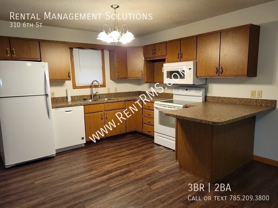 310 6th St - Photo 5 of 21