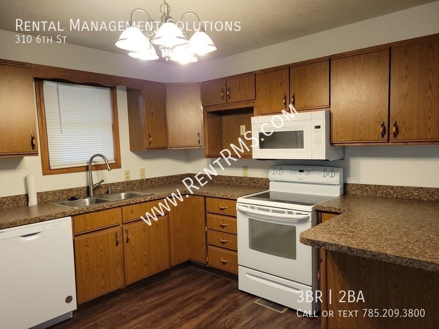 310 6th St - Photo 6 of 21