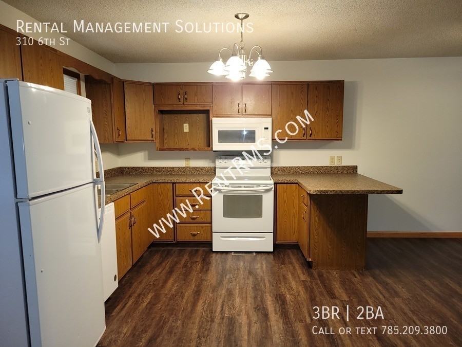 310 6th St - Photo 7 of 21