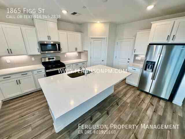1865 Figg St - Photo 3 of 19