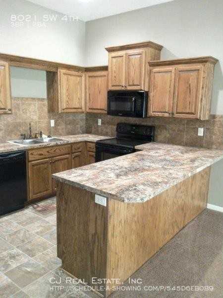 8021 Sw 4th St - Photo 3 of 8