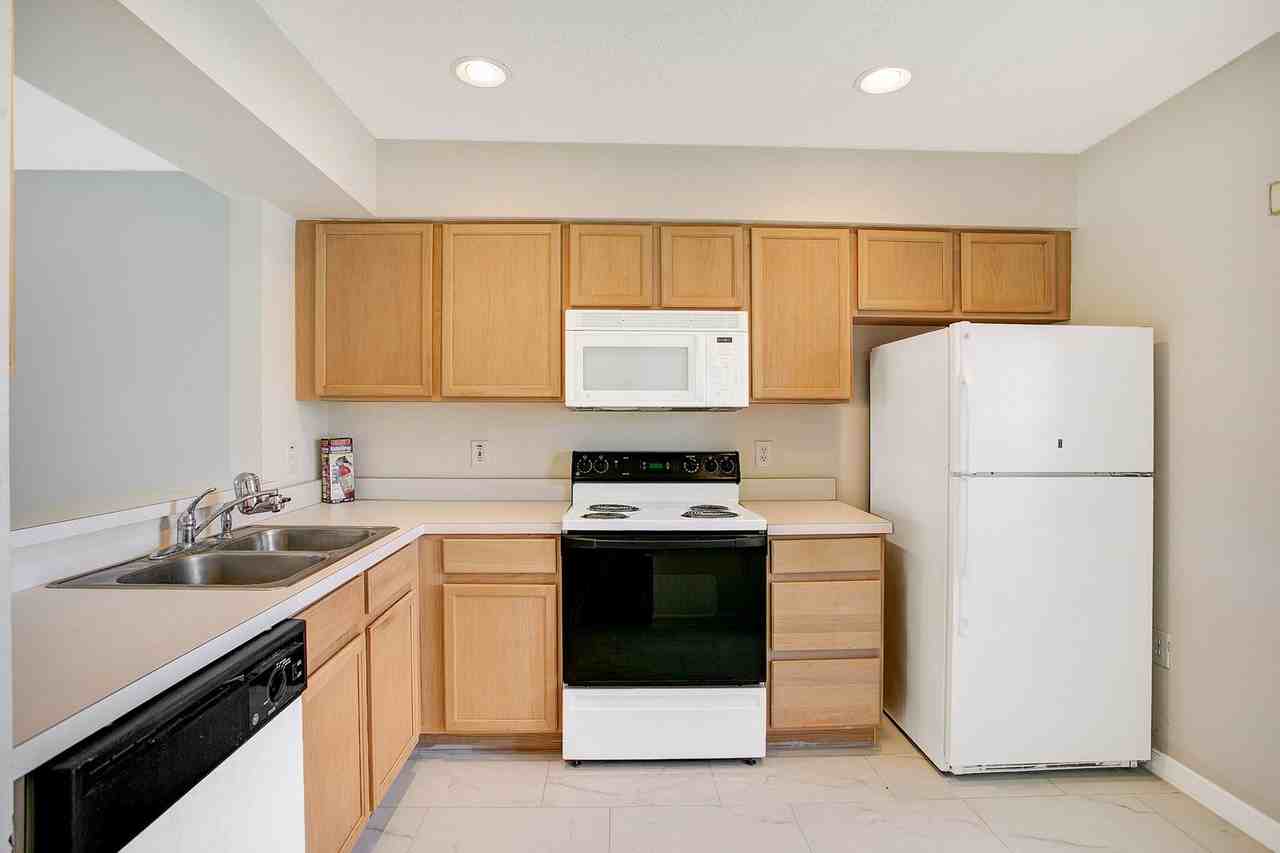 13324 Fairway Glen Dr #101 - Photo 4 of 11