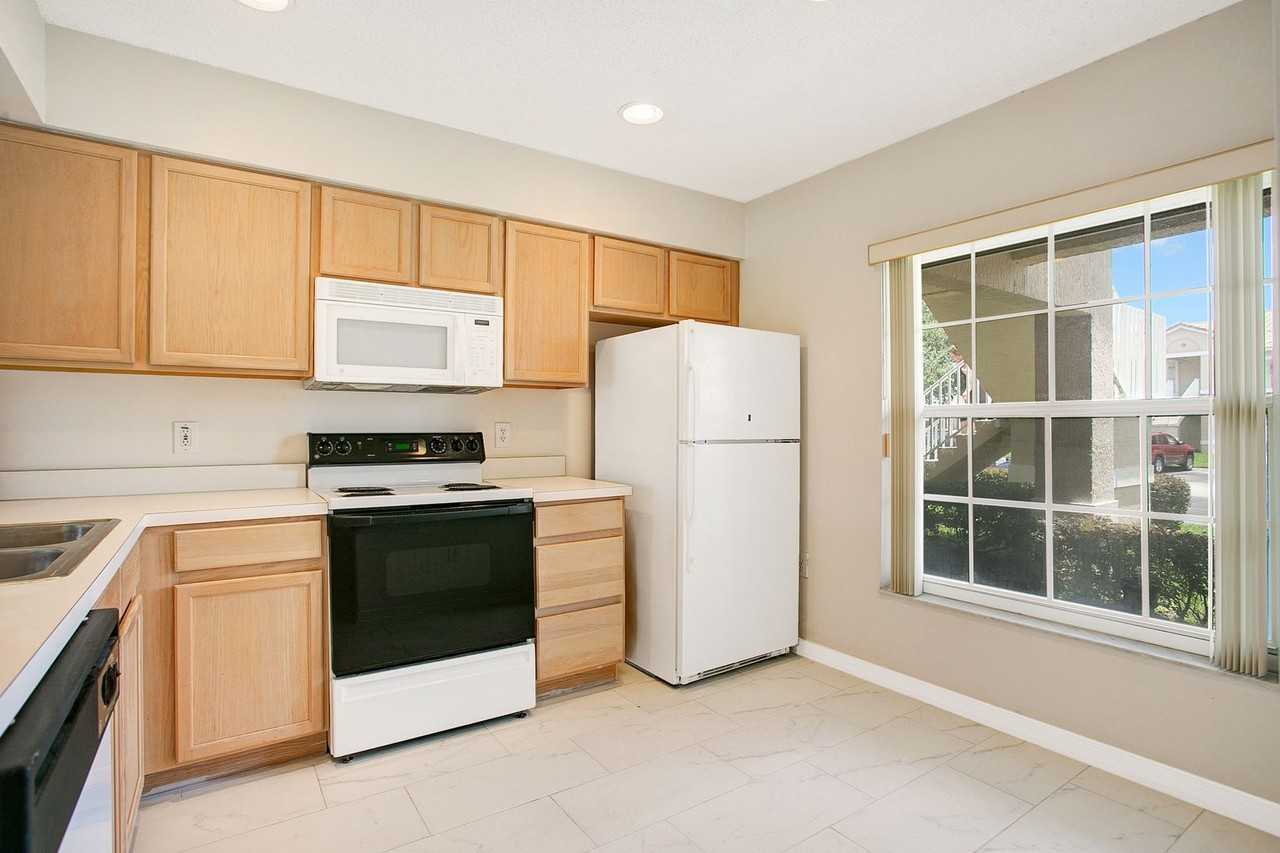 13324 Fairway Glen Dr #101 - Photo 5 of 11