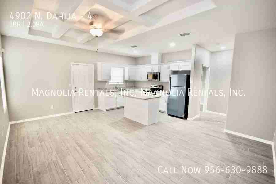 4902 N Dahlia St #4 - Photo 2 of 10