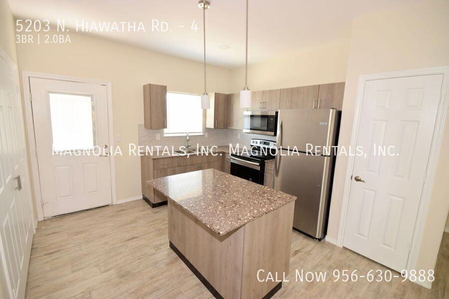 5203 N Hiawatha Dr #4 - Photo 6 of 16