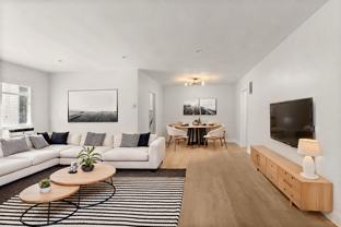 (EL/EU/YO:B) 325 S. Rexford Drive - Photo 1 of 1