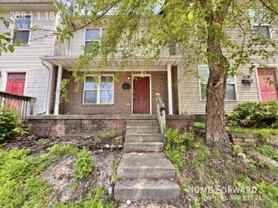 835 W Maxwell St - Photo 1 of 1