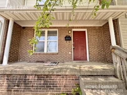 835 W Maxwell St - Photo 2 of 18