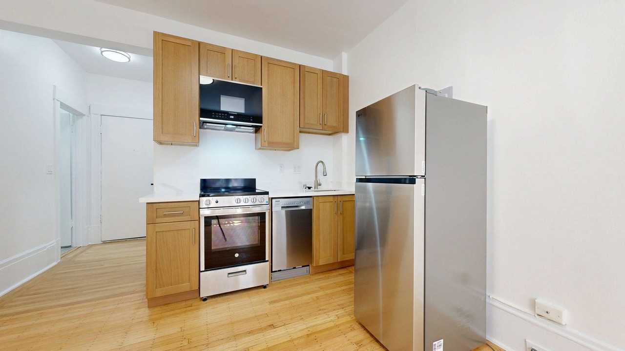 1060 Bush Street - Photo 3 of 10