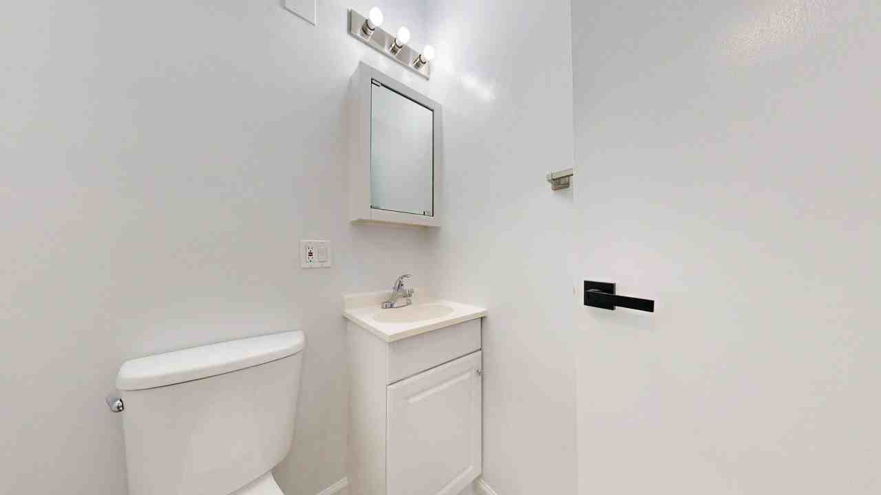 1060 Bush Street - Photo 6 of 10