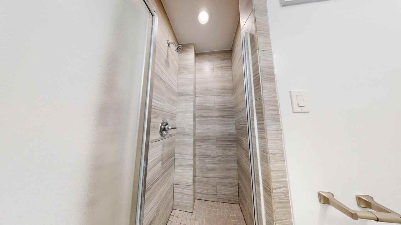 1060 Bush Street - Photo 7 of 10