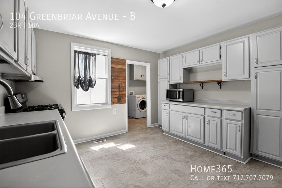 104 Greenbriar Ave #B - Photo 7 of 16