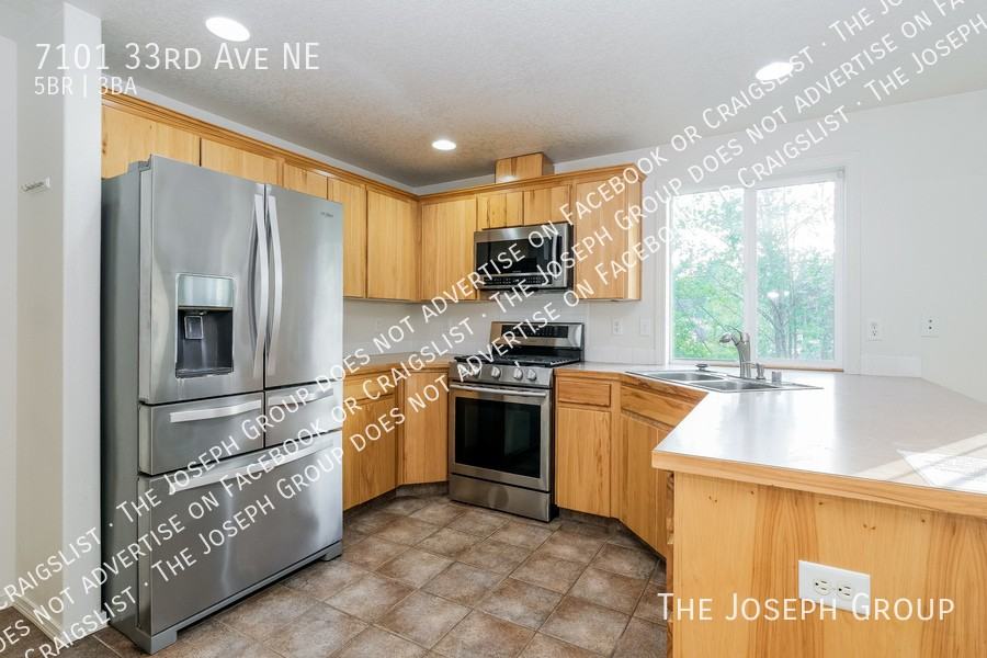 7101 33rd Ave Ne - Photo 7 of 50