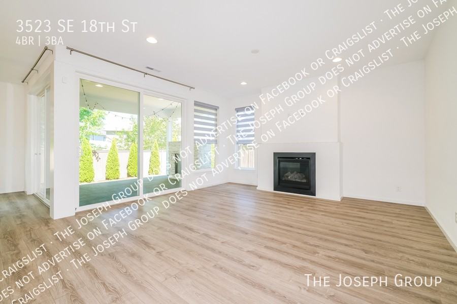 3523 Se 18th St - Photo 2 of 17