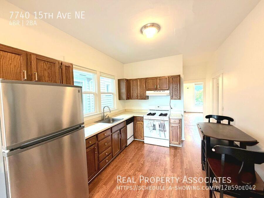 7740 15th Ave Ne - Photo 2 of 24