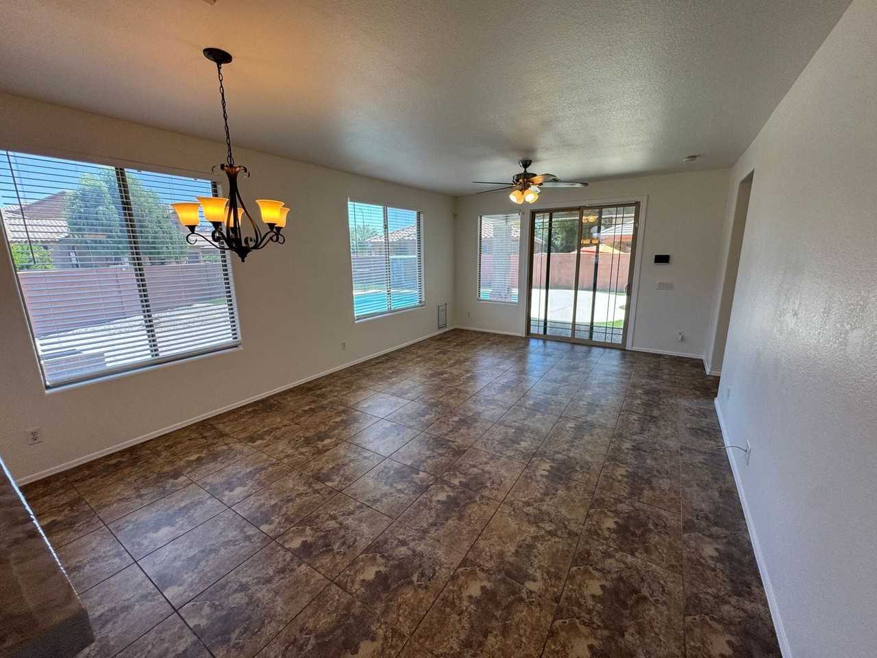 4133 E Cherry Hills Dr - Photo 6 of 25