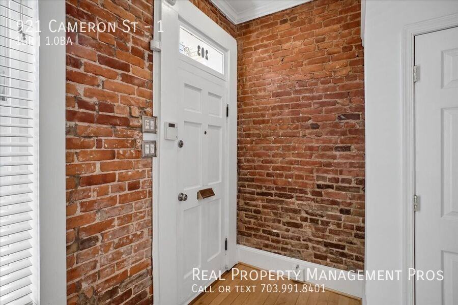 921 Cameron St #1 - Photo 7 of 33