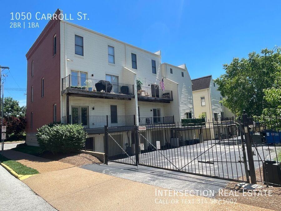 1050 Carroll St - Photo 3 of 14