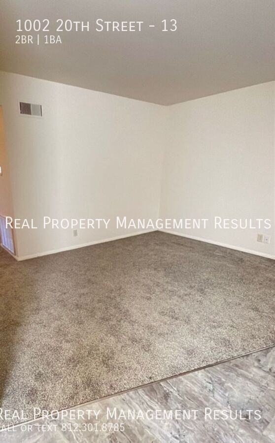 1002 20th St #13 - Photo 2 of 11